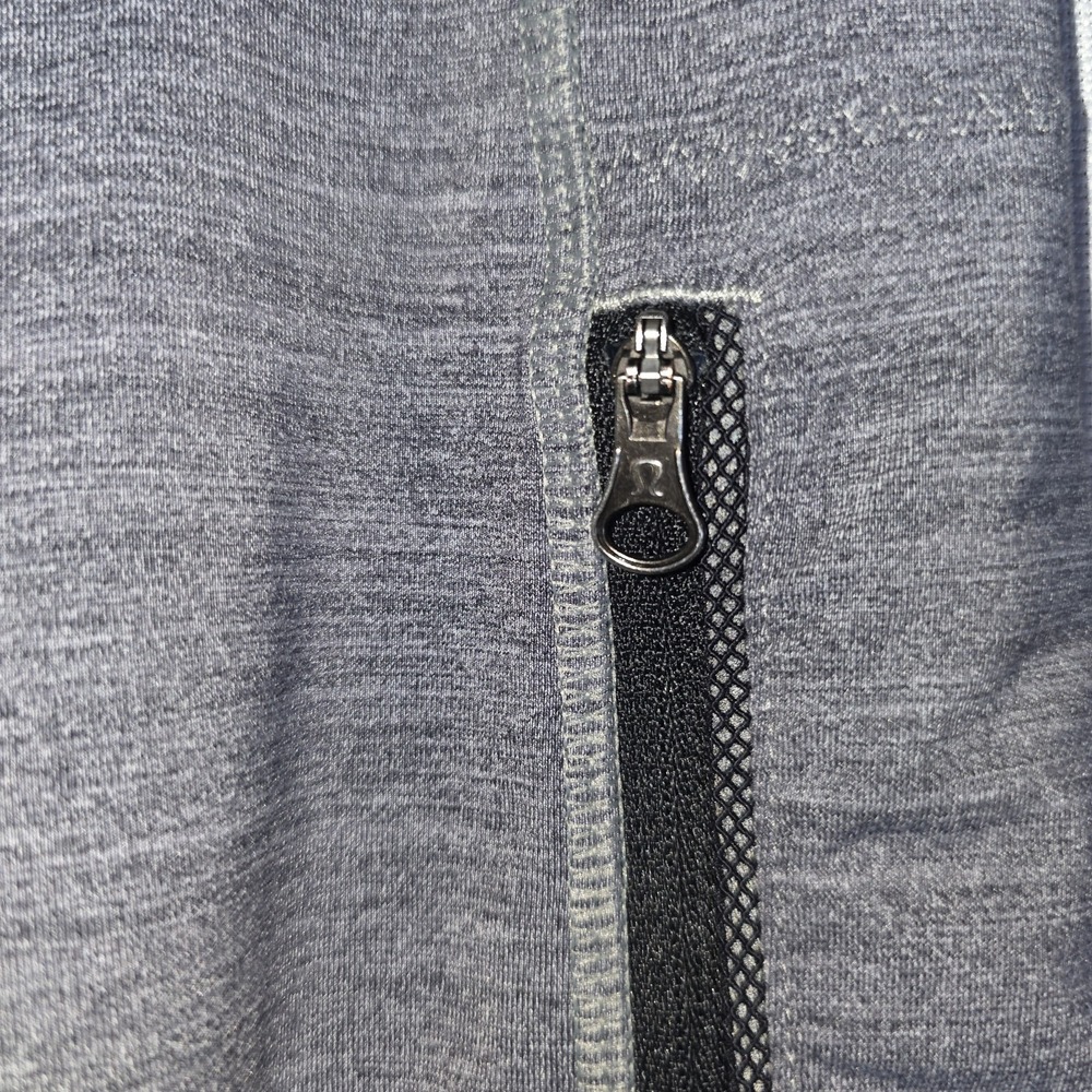 Lululemon Women's Cropped Leggings Sz 8 Striped Black Gray Zipper Pockets Mesh - Picture 10 of 10